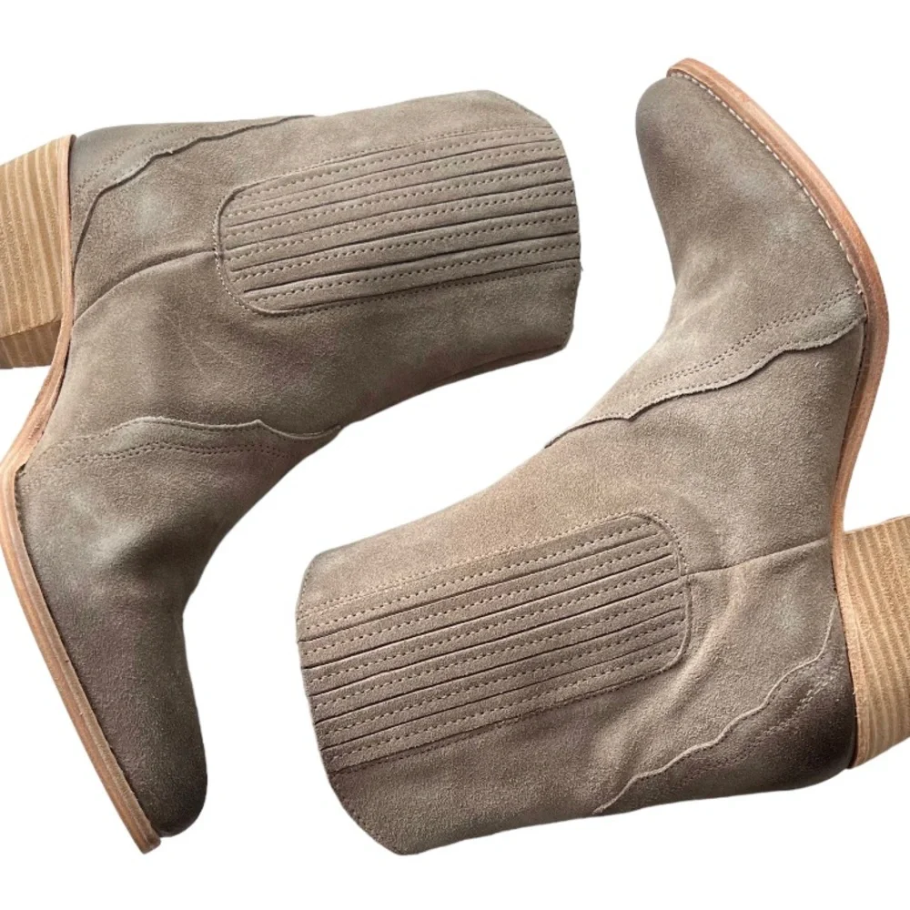 Free People New Frontier Western Chelsea Boots Washed Taupe Suede Women's 8